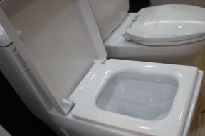马桶冲水不畅的原因及检修方法（为什么马桶冲水变慢）