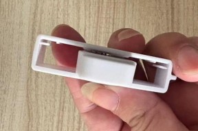 储存卡读卡器插卡方法是什么？如何正确使用读卡器？