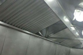如何正确清洗餐饮店里的油烟机（保持油烟机清洁可靠性）
