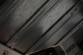 显示器电源线断了怎么修（解决显示器电源线断裂的实用方法）