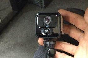 熄灯夜视摄像头如何用手机控制？操作复杂吗？