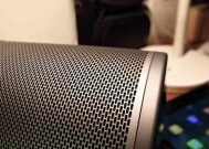 音箱的名称怎么查询？如何识别音箱的品牌和型号？