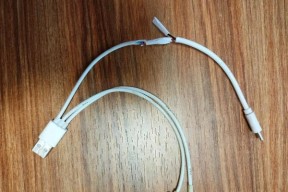 没有字母的苹果充电器如何正确充电？