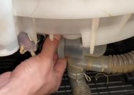 三星洗衣机显示4C故障及维修解决方法（解析三星洗衣机出现4C故障代码的原因以及维修步骤）
