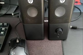 宇通客车功放低音炮接线步骤是什么？