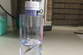 自制冰柜，利用饮料瓶轻松解暑