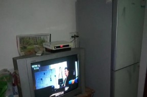 卧室电视机顶盒挂墙安装方法是什么？需要哪些工具？