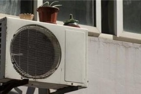 空调有水吹出来的原因及解决方法（解析空调有水吹出来的可能原因与解决方案）