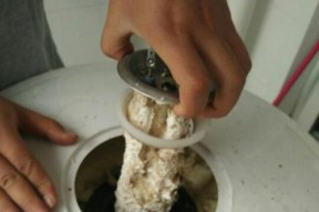 如何正确清洗美的热水器（简单易行的方法帮助您保持热水器的清洁和正常运行）
