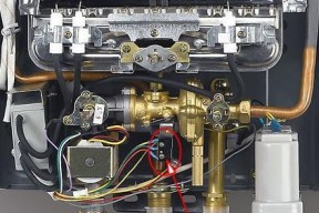 万家乐燃气热水器漏水怎么修？需要采取哪些慎重措施？