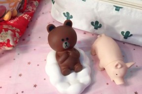 云朵怎么装手机支架上？安装过程中需要注意什么？
