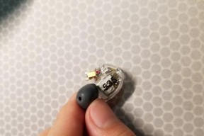 兴歌蓝牙耳机连接步骤是什么？