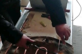 冰箱后面起鼓的修理方法（快速解决冰箱背部起鼓问题的实用技巧）