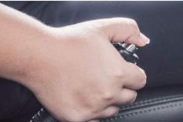 电灯接触不良的修理方法（解决电灯接触不良问题的实用指南）