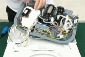 如何固定松动的以箭牌马桶盖子（简单步骤教你解决松动的马桶盖问题）