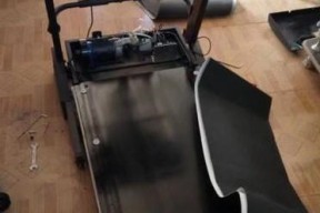 跑步机跑板破损的原因是什么？如何预防和修复？