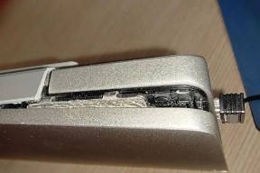 笔记本电脑外壳损坏更换成本是多少？