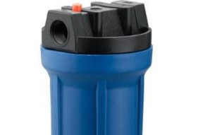如何修复净水器电池的问题（解决净水器电池漏液）