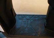 电瓶车靠背底座拆卸的正确方法是什么？