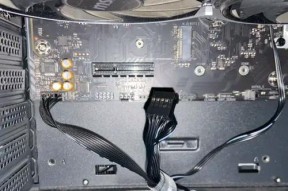 拆卸电脑内存条的正确步骤视频教程？