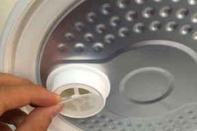 电饭煲锅底没刮干净怎么办？清洁技巧和预防措施是什么？