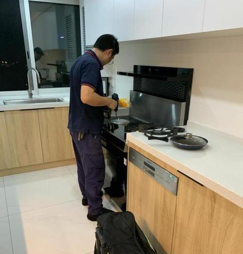 如何正确处理集成灶排烟管问题（简单实用的集成灶排烟管清洁和维护方法）  第1张