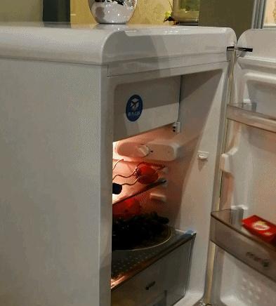 解决冰柜结冰取不出来的方法（应对冰柜结冰困扰的实用技巧）  第1张