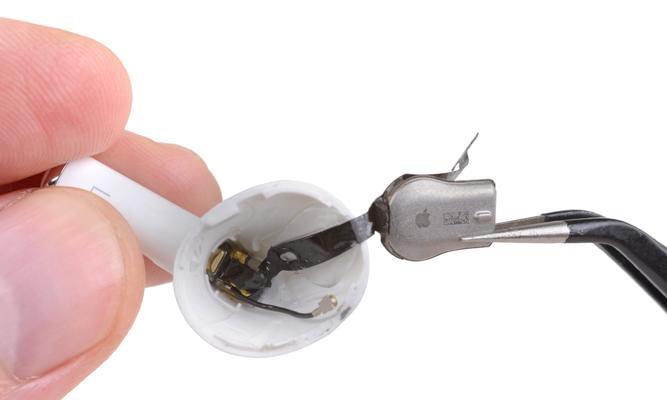 如何付费检查AirpodsPro电池电量（解决AirpodsPro电量不足的一种简便付费方法）  第1张