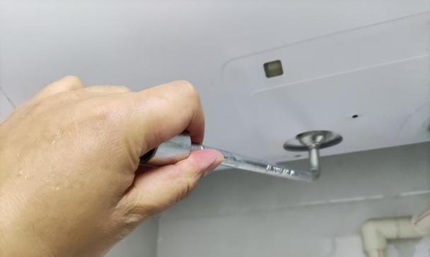 没有排污口的热水器清洗方法（环保又高效）  第3张