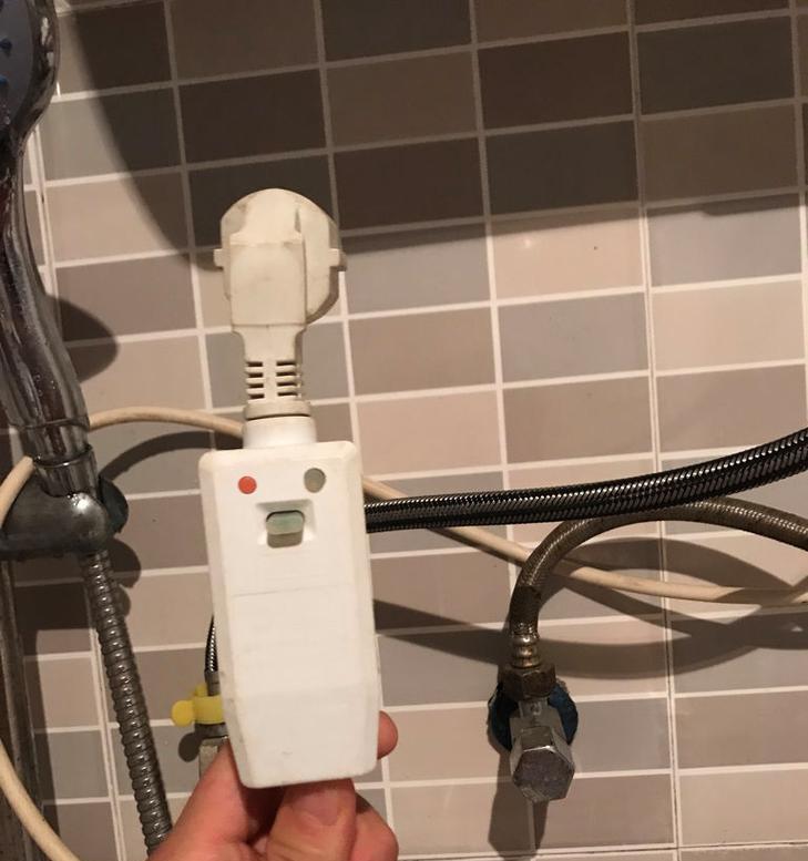 电热水器E1故障解决方案（如何快速排除电热水器E1故障）  第3张