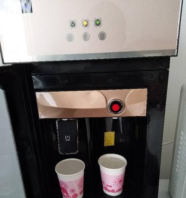 饮水机漏水的原因及操作方法（了解饮水机漏水的原因）  第1张