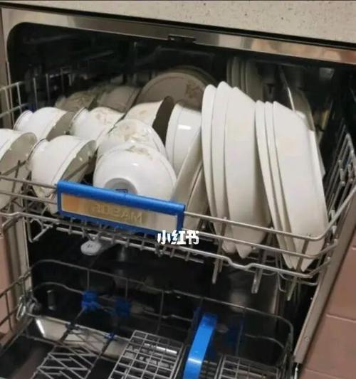 洗碗机漏水的原因及解决方法（避免洗碗机漏水的关键技巧）  第1张
