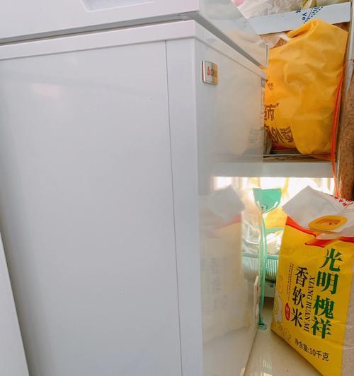 冰柜底部破洞处理方法（简单修复冰柜底部破洞的技巧）  第1张