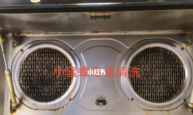 不打开油烟机也能轻松清洁油污（高效清洁方法帮你摆脱油烟机困扰）  第1张