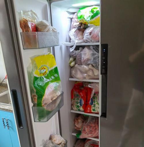 电冰箱清洗全攻略（轻松掌握电冰箱清洗技巧）  第2张