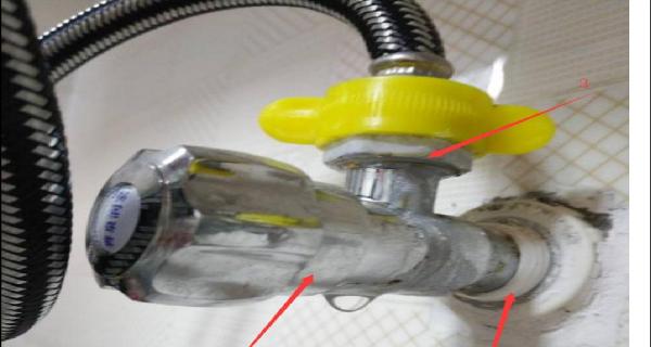 电热水器漏水的原因及解决方法（分析电热水器漏水的缘由及如何避免损失）  第2张