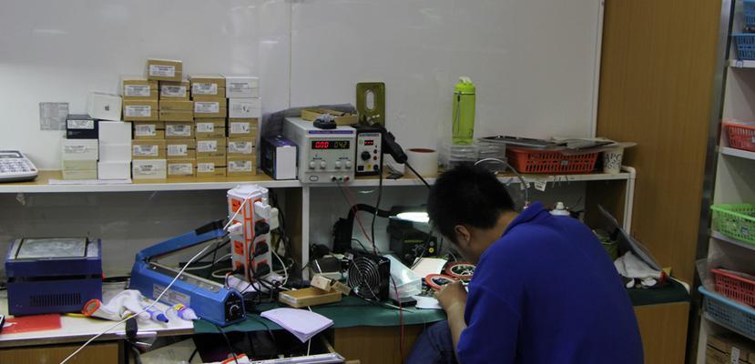 液晶屏竖线问题是否能修理（维修师傅的建议及修复方法探讨）  第2张