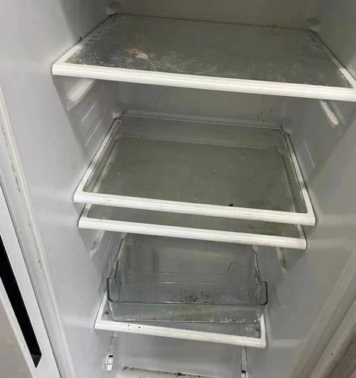 冰柜清洗的最佳方法（轻松清洁冰柜）  第2张