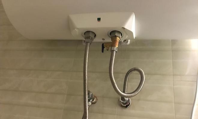 阳光热水器水压小的原因及解决方法（探究阳光热水器水压小的原因）  第2张