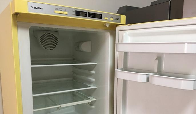 冰柜冷冻室积水的原因及解决方法（寻找冰柜冷冻室积水的根源）  第1张