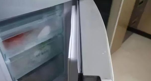 如何去除冰箱冷冻室的异味（解决冰箱异味问题的有效方法）  第3张