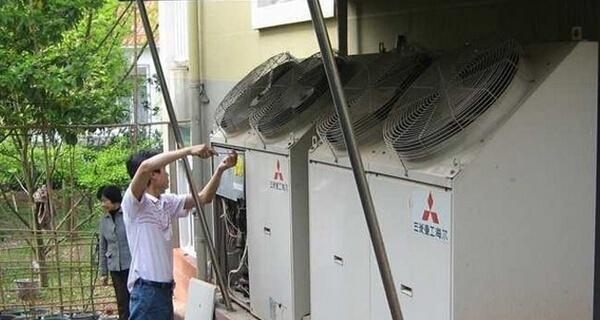 中央空调室内风管漏水原因的全面分析（解析中央空调室内风管漏水的原因及应对策略）  第3张
