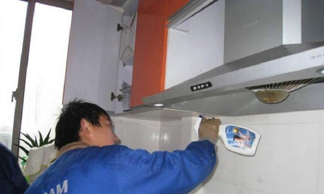 如何正确清洗新版油烟机（简单易行的清洗方法）  第1张