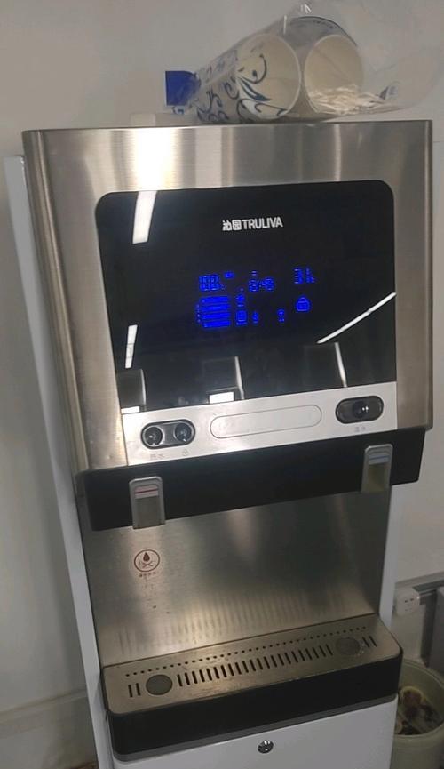 饮水机出水按钮维修指南（解决饮水机出水按钮故障的有效方法）  第1张