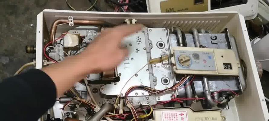 前锋燃气热水器维修代码解析（了解热水器常见问题及相应维修代码）  第3张