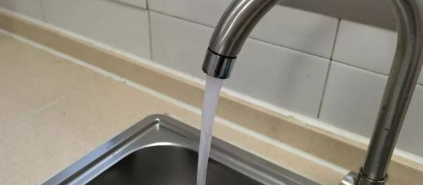 橱柜热水器清洗方法（轻松清洁）  第3张