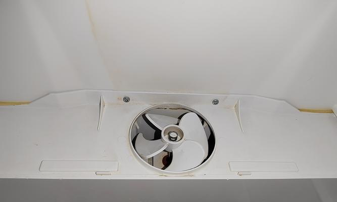博世冰箱保鲜室为什么会有水（探究冰箱保鲜室积水的原因及解决办法）  第2张