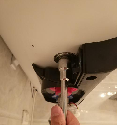 如何正确清洗美的热水器（简单易行的方法帮助您保持热水器的清洁和正常运行）  第2张