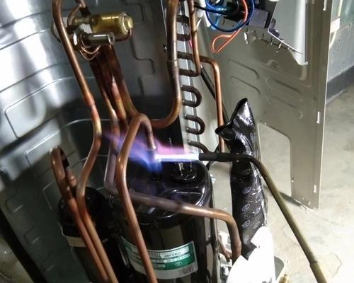 大金空调漏氟故障的检查与维修方法（掌握漏氟故障的原因）  第1张