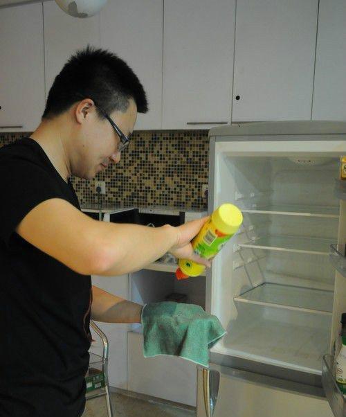 冰箱接通电源后如何清洗？清洗步骤有哪些？  第3张